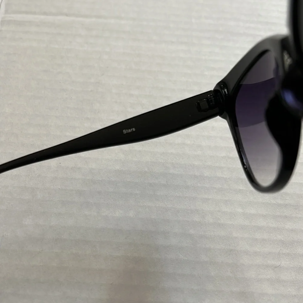 STARS black sunglasses